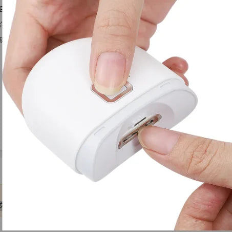 Ionique | 2‑em‑1 Cortador e Polidor Elétrico de Unhas – Recortador Automático com LED, Recarregável & Silencioso